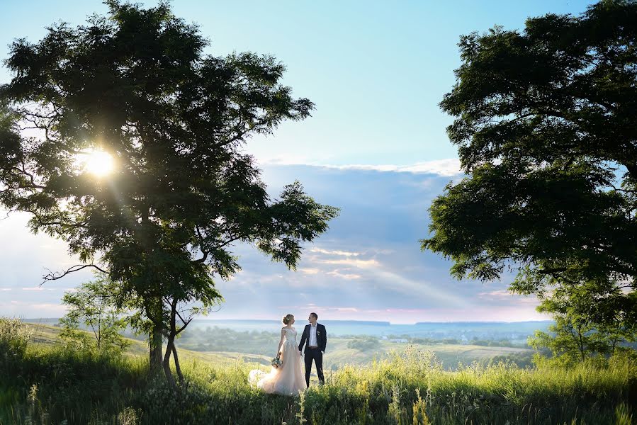 Fotógrafo de casamento Olga Melikhova (olgamelikhova). Foto de 10 de abril 2018