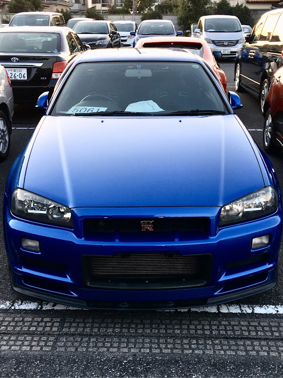 スカイライン GT-RのガリバーGTガレージ・スカイラインGT-R・bnr34・ベイサイドブルーに関するカスタム事例の投稿画像1枚目
