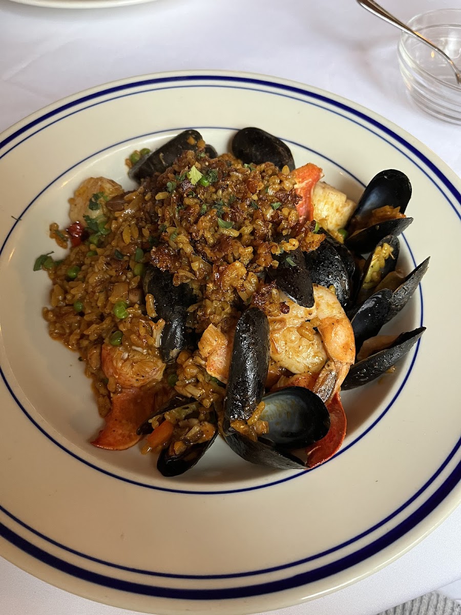 Seafood paella