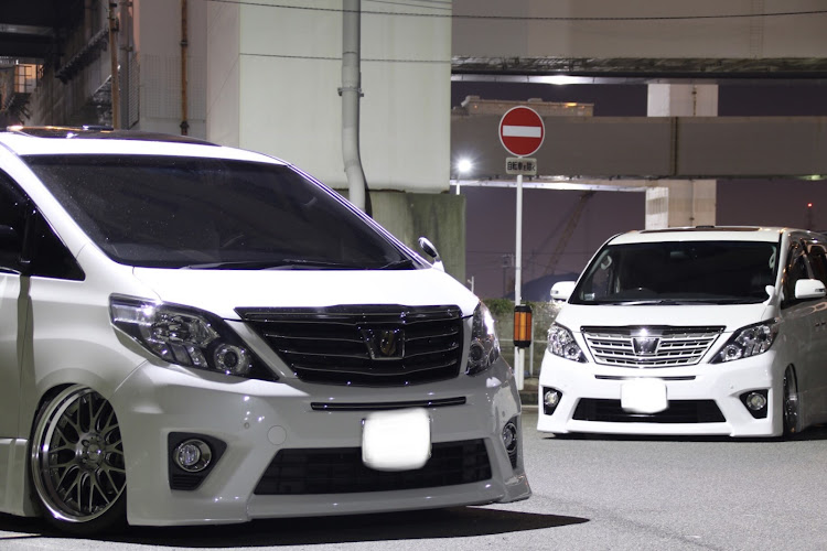 アルファードのアルファード・車高調・アルヴェル・白軍団に関するカスタム事例の投稿画像3枚目