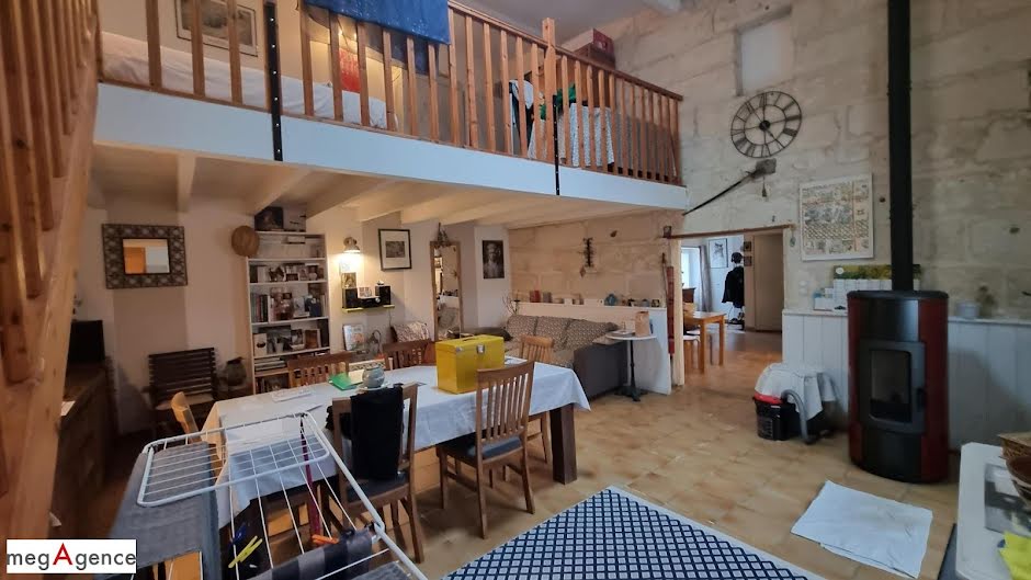 Vente maison 5 pièces 97 m² à Chaniers (17610), 164 000 €