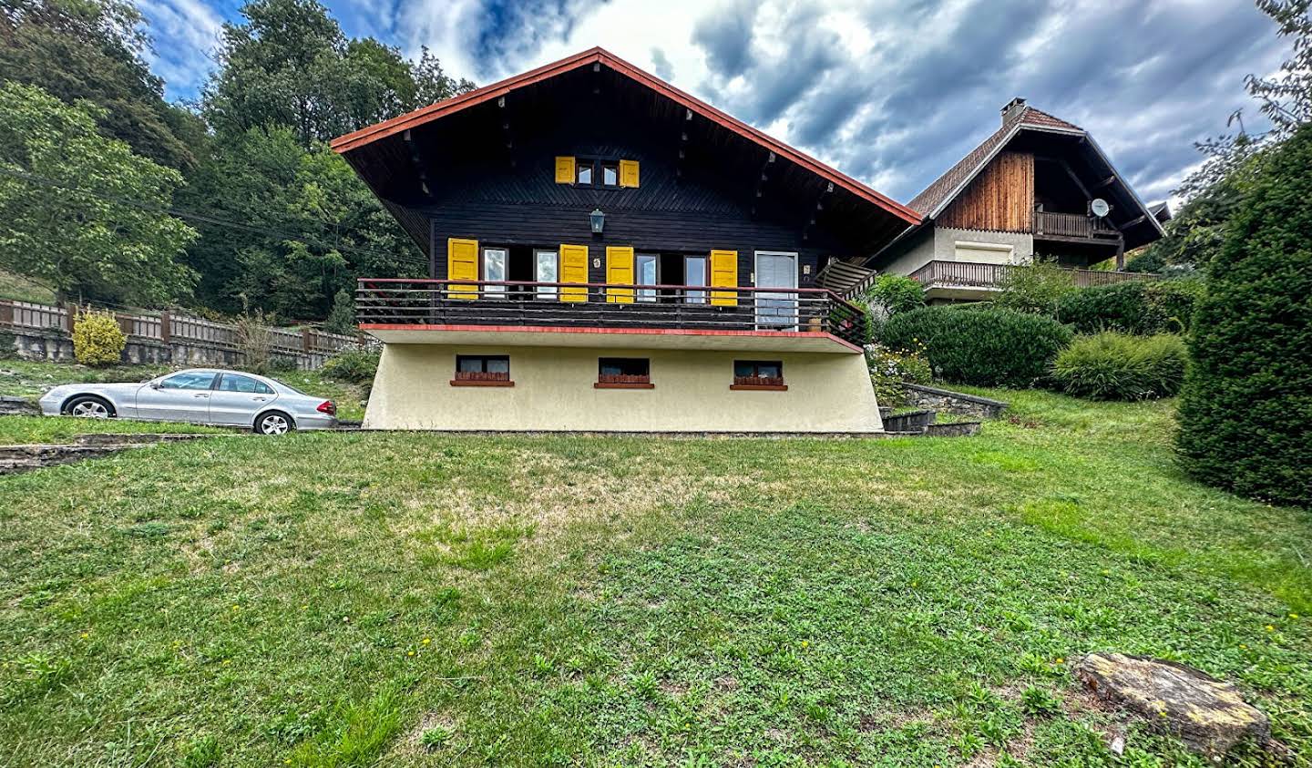 House with terrace La Rochette