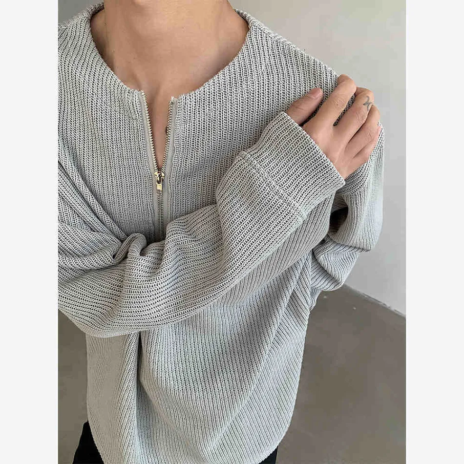 Erkekler için Yeni Texture Sense Henry Yaka Yarım Fermuarlı Kazak, konfor ve stil bir arada. Yüksek yaka, modern tasarım, serin havalar için ideal.
