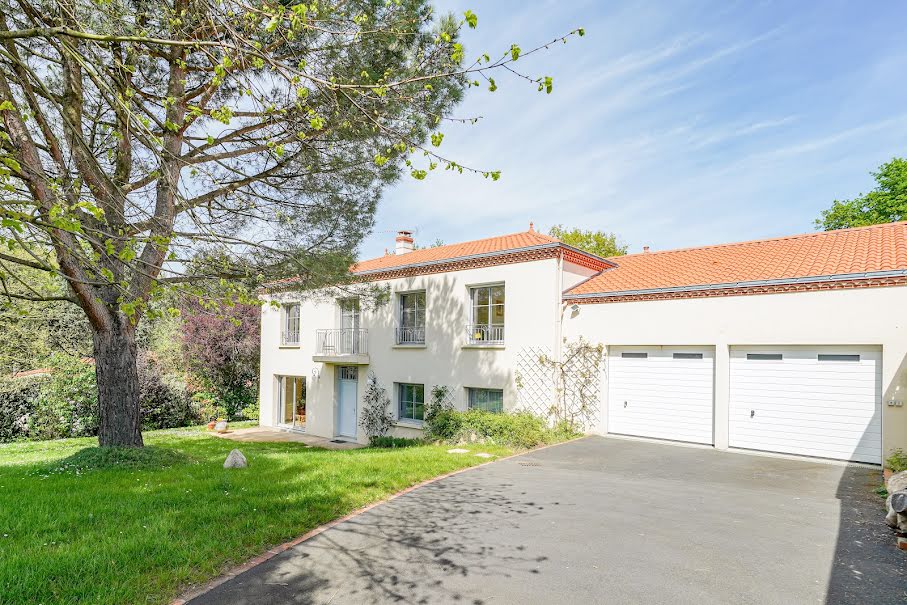 Vente maison 9 pièces 216 m² à Cholet (49300), 680 000 €