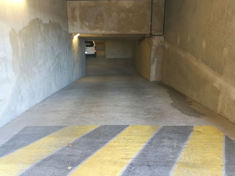 Location  parking  12 m² à Villeurbanne (69100), 70 €