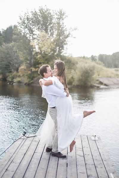 Fotografo di matrimoni Yuliya Burdakova (juliburdakova). Foto del 24 settembre 2018