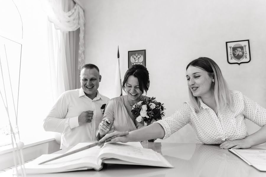 Wedding photographer Anna Sergeenko (anhenfeo). Photo of 11 September 2018