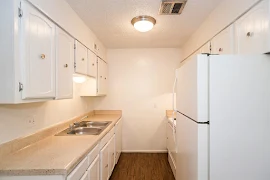 Fully equipped kitchen area