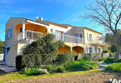 Maison avec piscine et terrasse 4