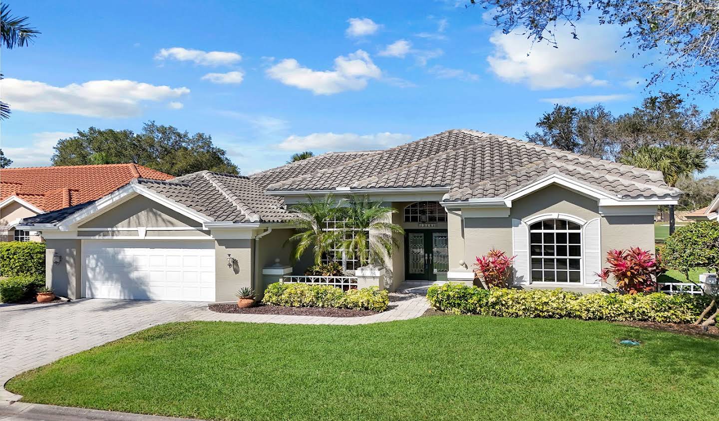 House with pool Bonita Springs