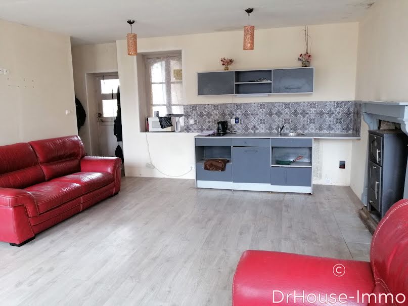 Vente maison 4 pièces 105 m² à Gorron (53120), 64 000 €