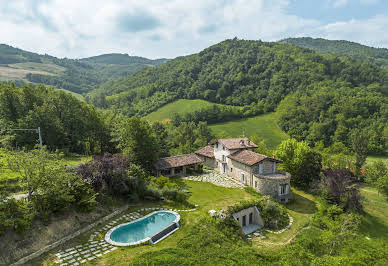 Villa avec piscine et jardin 1