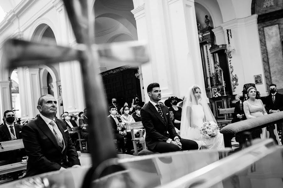 Fotógrafo de casamento Larisa Lucas (lapajaritabodas). Foto de 21 de setembro 2023