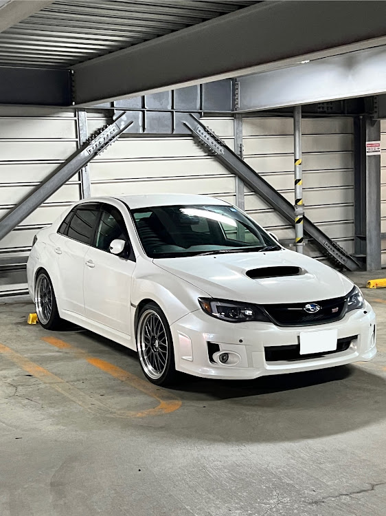 インプレッサのWRX STI・GVF・ホイール交換に関するカスタム事例の投稿画像2枚目