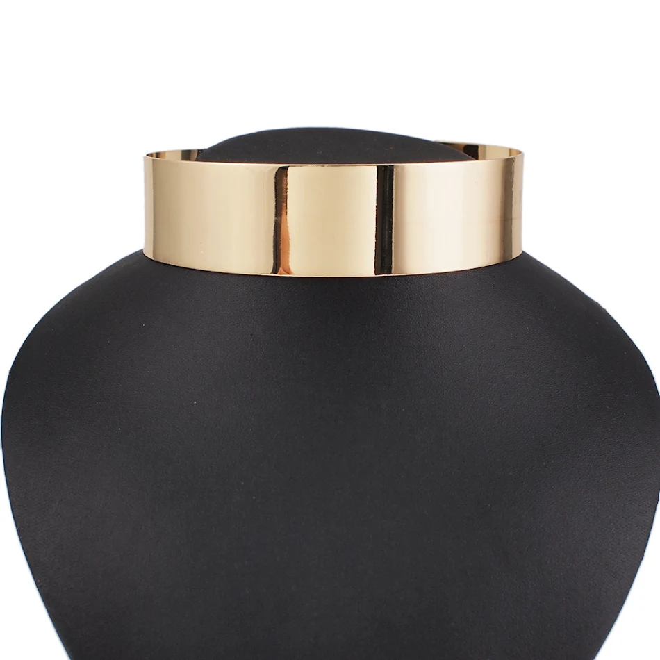 Collier exagéré en alliage pour femmes, style européen et américain. Un accessoire audacieux pour sublimer votre look et affirmer votre style.