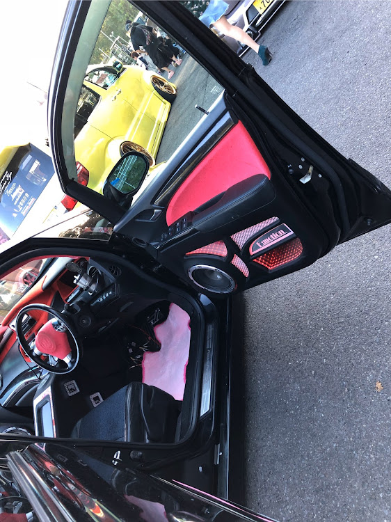 車好きBOYさんが投稿したフルカスタム・カスタムカー・シャコタン・オデッセイ・内装カスタムに関するカスタム事例の投稿画像1枚目