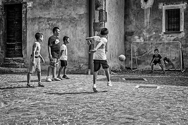 In strada il calcio è di rigore... di prometeo