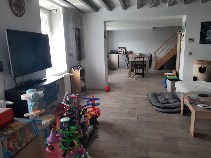 Vente maison 6 pièces 137 m² à La Chapelle-du-Bois (72400), 185 000 €