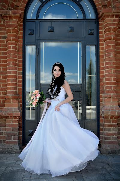 Wedding photographer Elena Raevskaya (leonflo). Photo of 21 August 2020