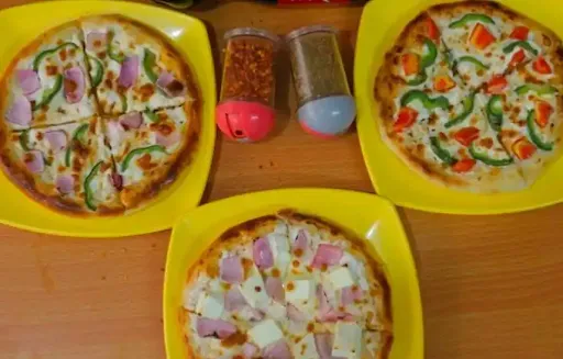 Veg Pizza, Paneer Pizza And Onion Pizza [7 Inches]