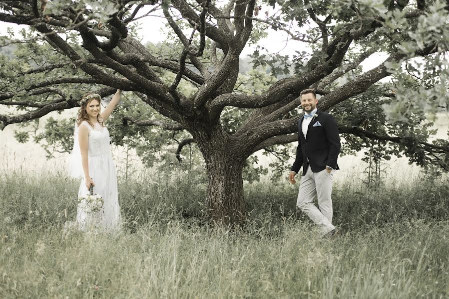 Fotógrafo de casamento Melanie Pfördtner (firstfloorstudio). Foto de 29 de maio 2019