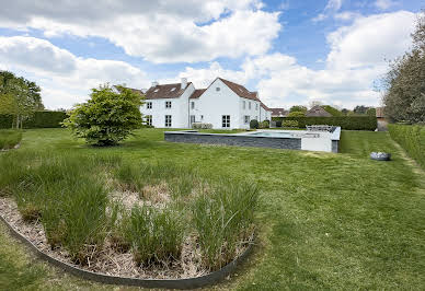 Villa avec piscine et jardin 4