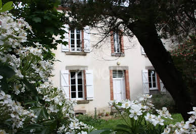 House with garden 3