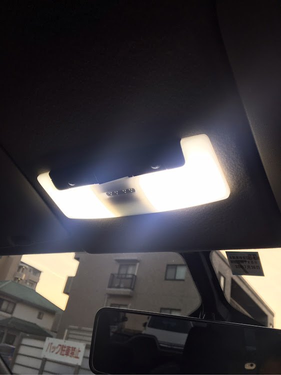セレナのセレナC27・ハイウェイスター・ルームランプLED化・ナンバー灯LED化・バックランプLED化に関するカスタム事例の投稿画像1枚目