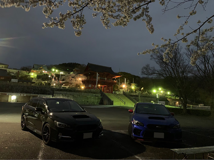 レヴォーグの成田山 名古屋別院 大聖寺・スバ女×スバ女・桜とコラボ🌸・歴女＆スバ女・赤とダーリンは映える♡に関するカスタム事例の投稿画像8枚目
