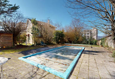 House with pool and terrace 2