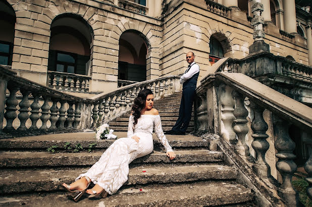 Fotógrafo de casamento Evgeniy Merkulov (paparazzi48). Foto de 19 de fevereiro 2020