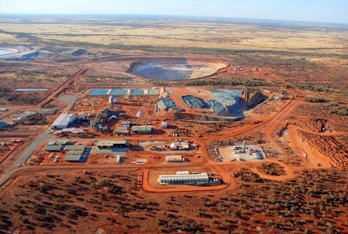 The regulatory processes that took up to three years to approve renewable energy projects delayed the private sector’s ability to relieve the energy crisis, the Minerals Council says. Image: Sandfire mine in Australia uses solar energy.