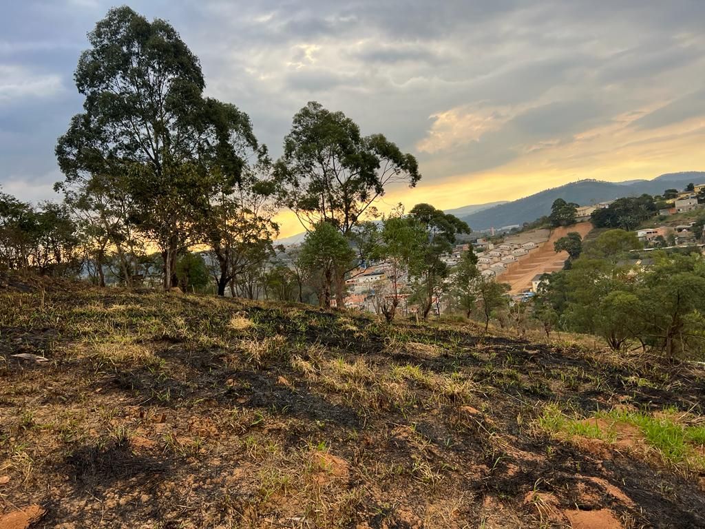 Terrenos à venda Anhangüera