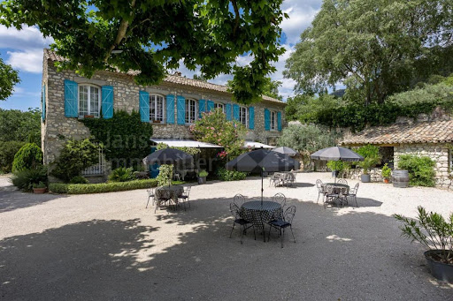 Maison avec piscine et jardin 1