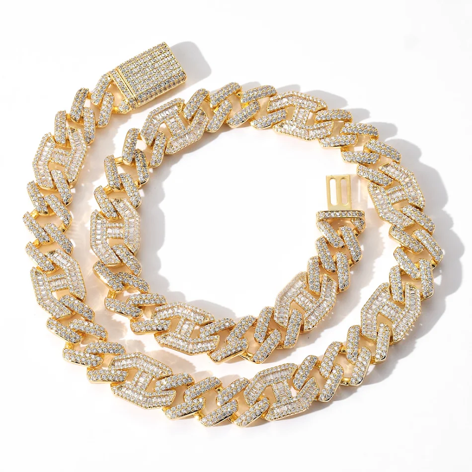 Hip Hop Ketting High-End Flip Sluiting 15mm Brede Cuban Chain. Een stijlvolle en opvallende ketting voor de moderne man of vrouw.