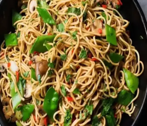 Hakka Chicken Noodles