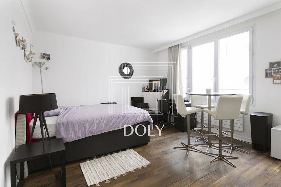 Location  appartement 1 pièce 26 m² à Paris 17ème (75017), 3 500 €