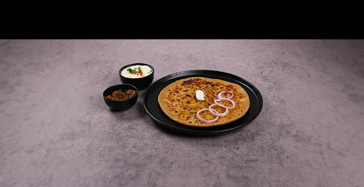 Tawa Aloo Pyaj Parantha Combo