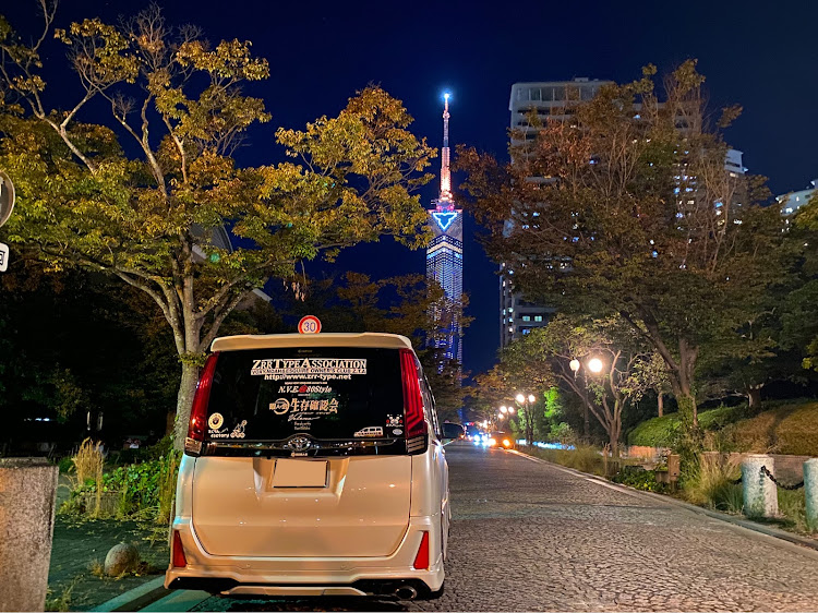 ヴォクシーのドライブ・明日からまた頑張りましょう・プチコラボ・アンプリニューアル・カロッツエリア❤️に関するカスタム事例の投稿画像1枚目