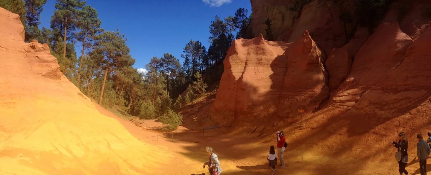 Roussillon (Русийон), Прованс, Франция - в окрестностях Авиньона