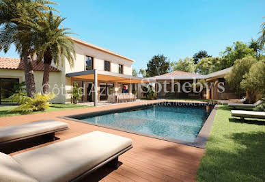 Villa with pool and garden 14