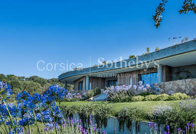 Villa avec piscine en bord de mer 2