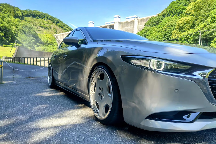 MAZDA3の愛車の表情に関するカスタム事例の投稿画像1枚目