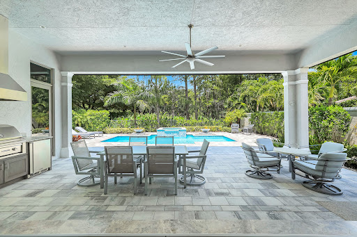 Maison avec piscine et jardin 5