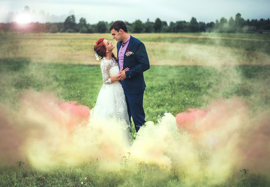 Fotografo di matrimoni Elina Kabakova (artvisionlv). Foto del 21 novembre 2017