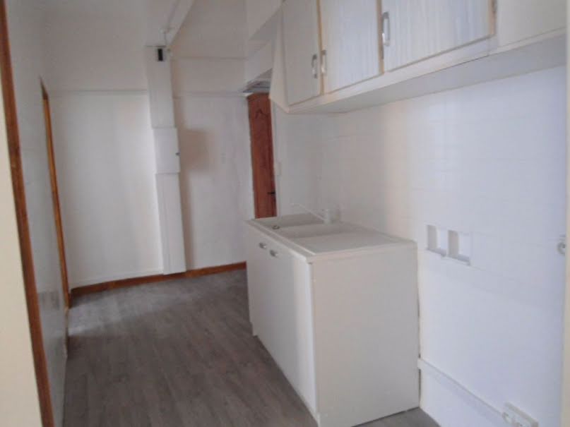 Location  appartement 2 pièces 53 m² à Aups (83630), 460 €