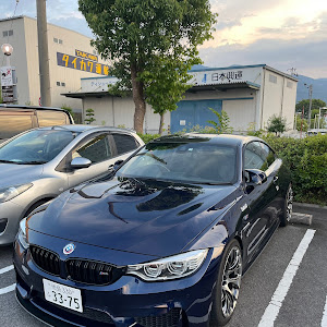 M4 クーペ F82