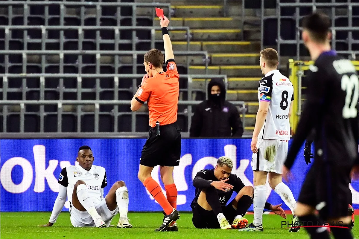 Aangeslagen Jhon Lucumi pakt rood tegen Anderlecht, maar is niet geschorst voor de bekerfinale