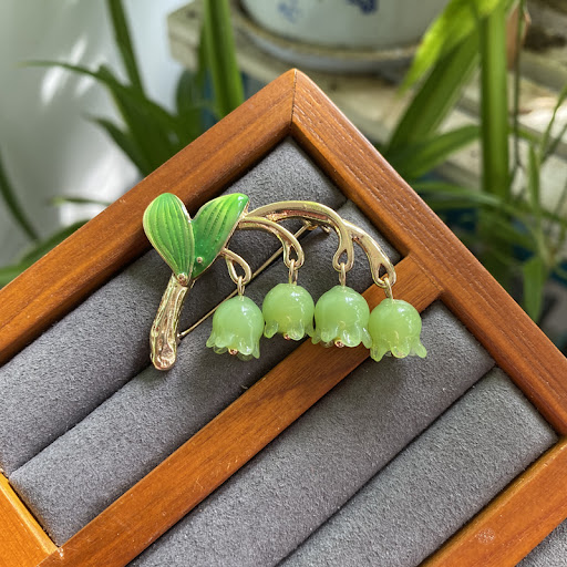 Title 12, Natural Golden Jade Glass Berry Lily Of The Val...