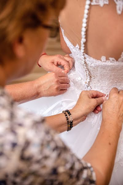 Fotografo di matrimoni Komjáthi Róbert (komjathirobert). Foto del 15 gennaio 2021